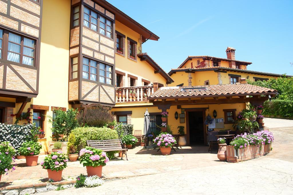 La Solana Montanesa Comillas Exterior foto